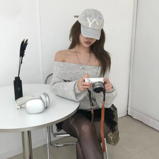 Raon Crop Off-shoulder Knit