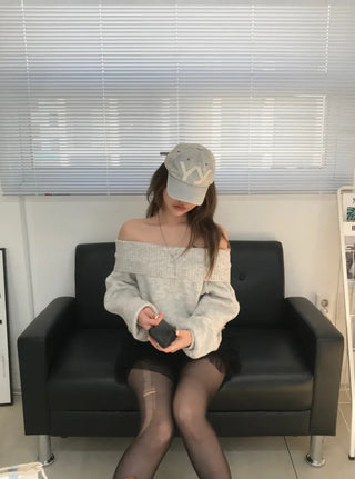 Raon Crop Off-shoulder Knit