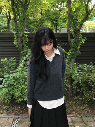 Pure Plain V-Neck Knit