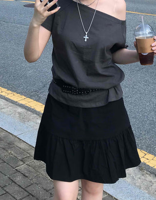 Plain Asymmetrical Off-Shoulder Short-Sleeve T-Shirt