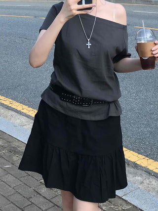Plain Asymmetrical Off-Shoulder Short-Sleeve T-Shirt