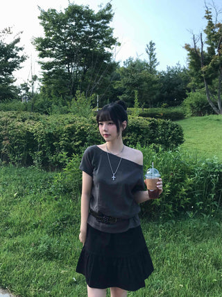 Plain Asymmetrical Off-Shoulder Short-Sleeve T-Shirt