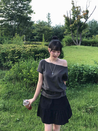 Plain Asymmetrical Off-Shoulder Short-Sleeve T-Shirt