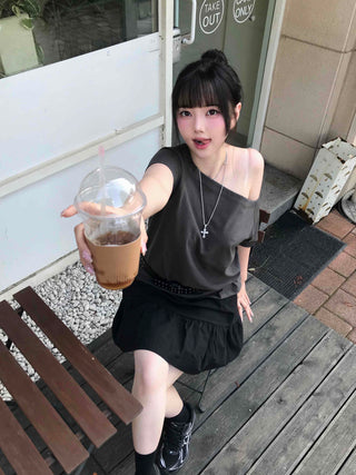Plain Asymmetrical Off-Shoulder Short-Sleeve T-Shirt