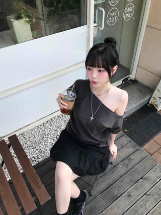 Plain Asymmetrical Off-Shoulder Short-Sleeve T-Shirt