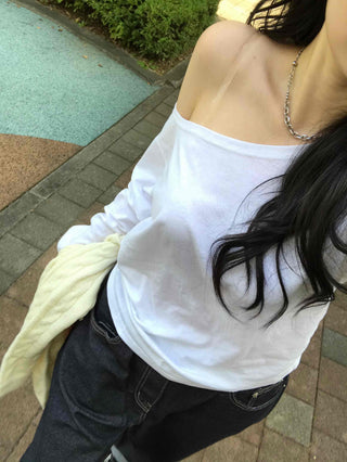 Delicate Fit Natural Long Sleeve Off-Shoulder T-Shirt