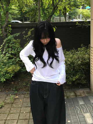 Delicate Fit Natural Long Sleeve Off-Shoulder T-Shirt