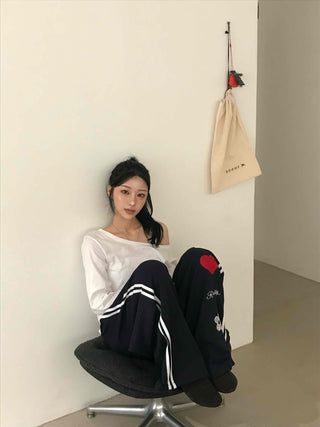Delicate Fit Off-Shoulder Plain Long-Sleeve T-Shirt