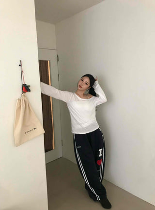 Delicate Fit Off-Shoulder Plain Long-Sleeve T-Shirt