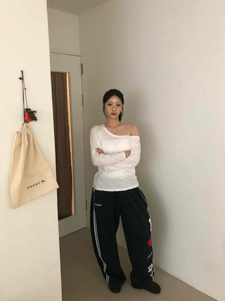 Delicate Fit Off-Shoulder Plain Long-Sleeve T-Shirt