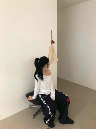 Delicate Fit Off-Shoulder Plain Long-Sleeve T-Shirt