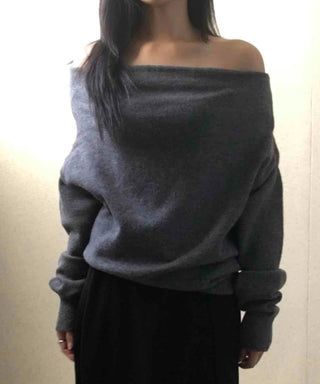 Basic Loose Fit Off-Shoulder Knit