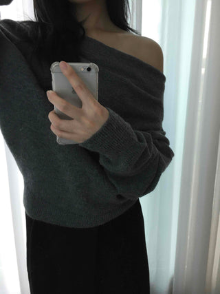 Basic Loose Fit Off-Shoulder Knit