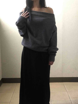 Basic Loose Fit Off-Shoulder Knit