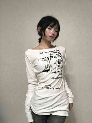 White boat neck off-shoulder long-sleeve t-shirt