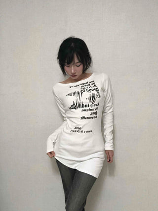 White boat neck off-shoulder long-sleeve t-shirt