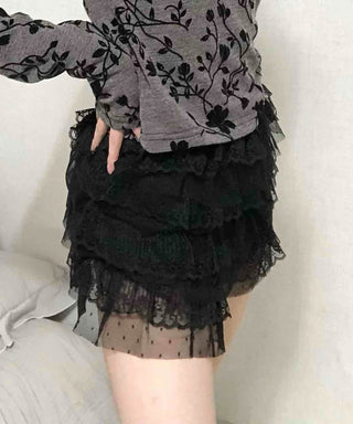 Tiered lace frill shorts