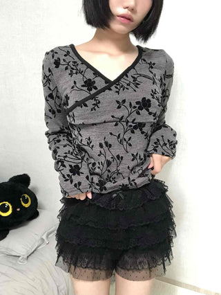 Retro Hip Flower V-Neck Long Sleeve T-Shirt