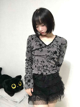 Retro Hip Flower V-Neck Long Sleeve T-Shirt