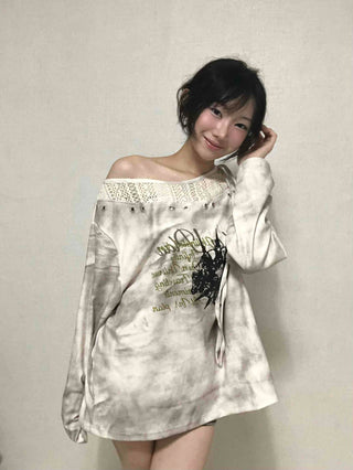 Tie-dye off-shoulder long-sleeve t-shirt