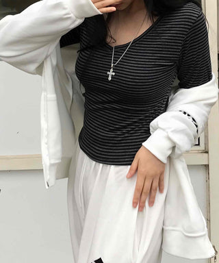 Minimal Arm Cover Striped V-Neck Tee