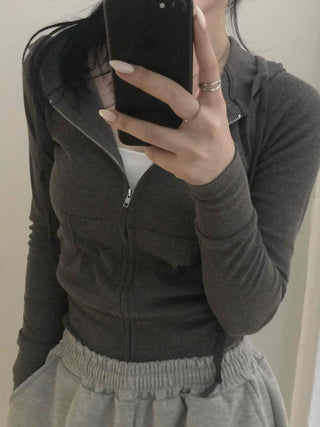 Comfortable plain tight-fit zip-up