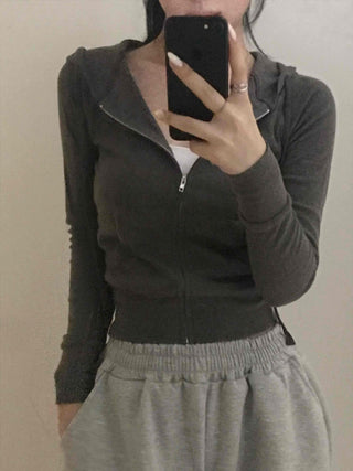 Comfortable plain tight-fit zip-up