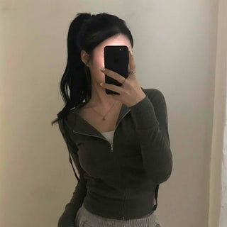 Comfortable plain tight-fit zip-up