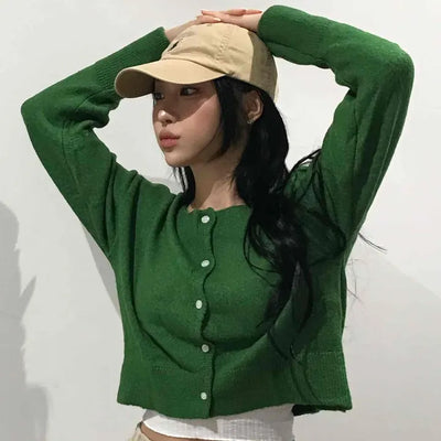 Delicate Loose-fit Crop Cardigan for Transitional Season