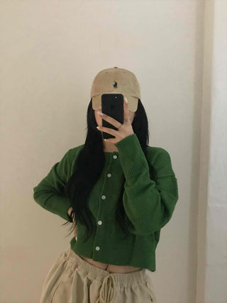 Delicate Loose-fit Crop Cardigan for Transitional Season