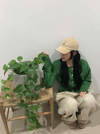 Delicate Loose-fit Crop Cardigan for Transitional Season