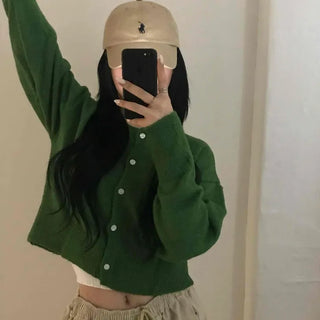 Delicate Loose-fit Crop Cardigan for Transitional Season