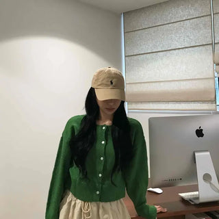 Delicate Loose-fit Crop Cardigan for Transitional Season