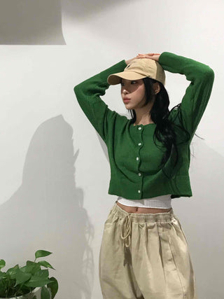 Delicate Loose-fit Crop Cardigan for Transitional Season
