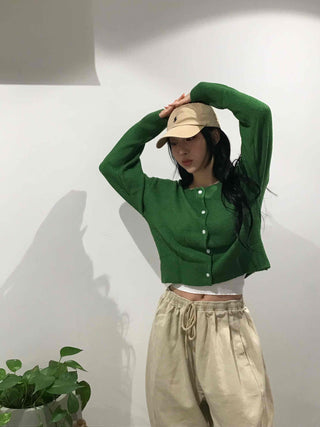 Delicate Loose-fit Crop Cardigan for Transitional Season
