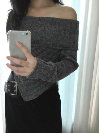Comfortable Off-Shoulder Oversized Knit