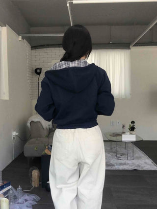 Effortless Chic Basic Autumn Zip-Up with Check Point