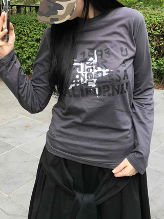 Minimal Graphic Round Neck Long Sleeve T-shirt