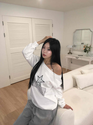 Simple Star Off-Shoulder Oversized Sweatshirt