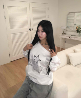 Simple Star Off-Shoulder Oversized Sweatshirt