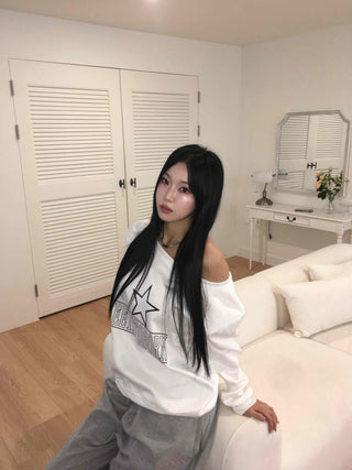Simple Star Off-Shoulder Oversized Sweatshirt