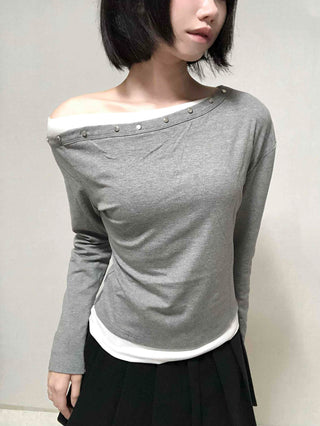 Round Neck Studded Off-Shoulder T-Shirt