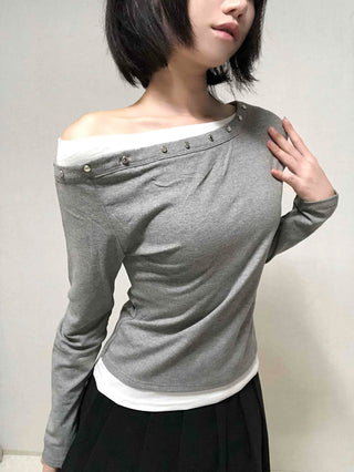 Round Neck Studded Off-Shoulder T-Shirt