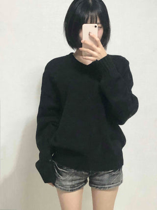 Minimal Avant-Fit Plain V-Neck Knit