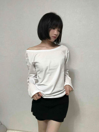 Effortless Chic Boxy Fit Off-Shoulder Long-Sleeve T-Shirt