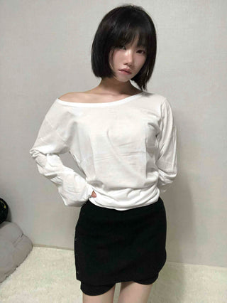 Effortless Chic Boxy Fit Off-Shoulder Long-Sleeve T-Shirt