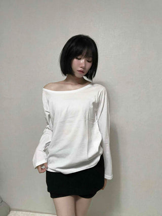 Effortless Chic Boxy Fit Off-Shoulder Long-Sleeve T-Shirt