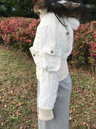 Fur-trimmed knit sleeve short padded jumper