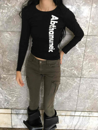 Urban Street Diagonal Lettering Slim Fit Round T-shirt