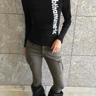 Urban Street Diagonal Lettering Slim Fit Round T-shirt